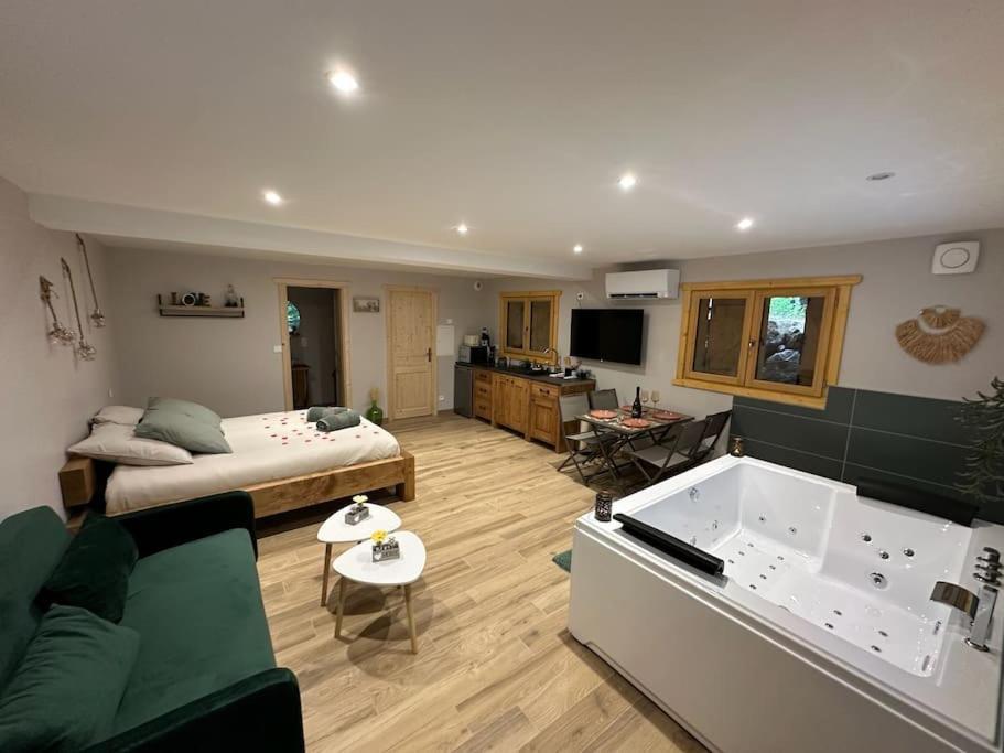 Jacuzzi En Foret L'Esperou Exteriör bild